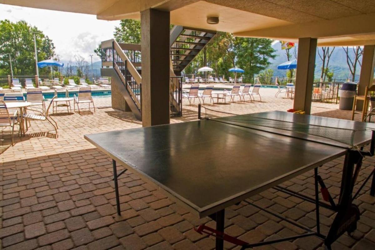 Indoor Pool, Volleyball Beach, Mountain View, Luxury Gatlinburg Exterior foto