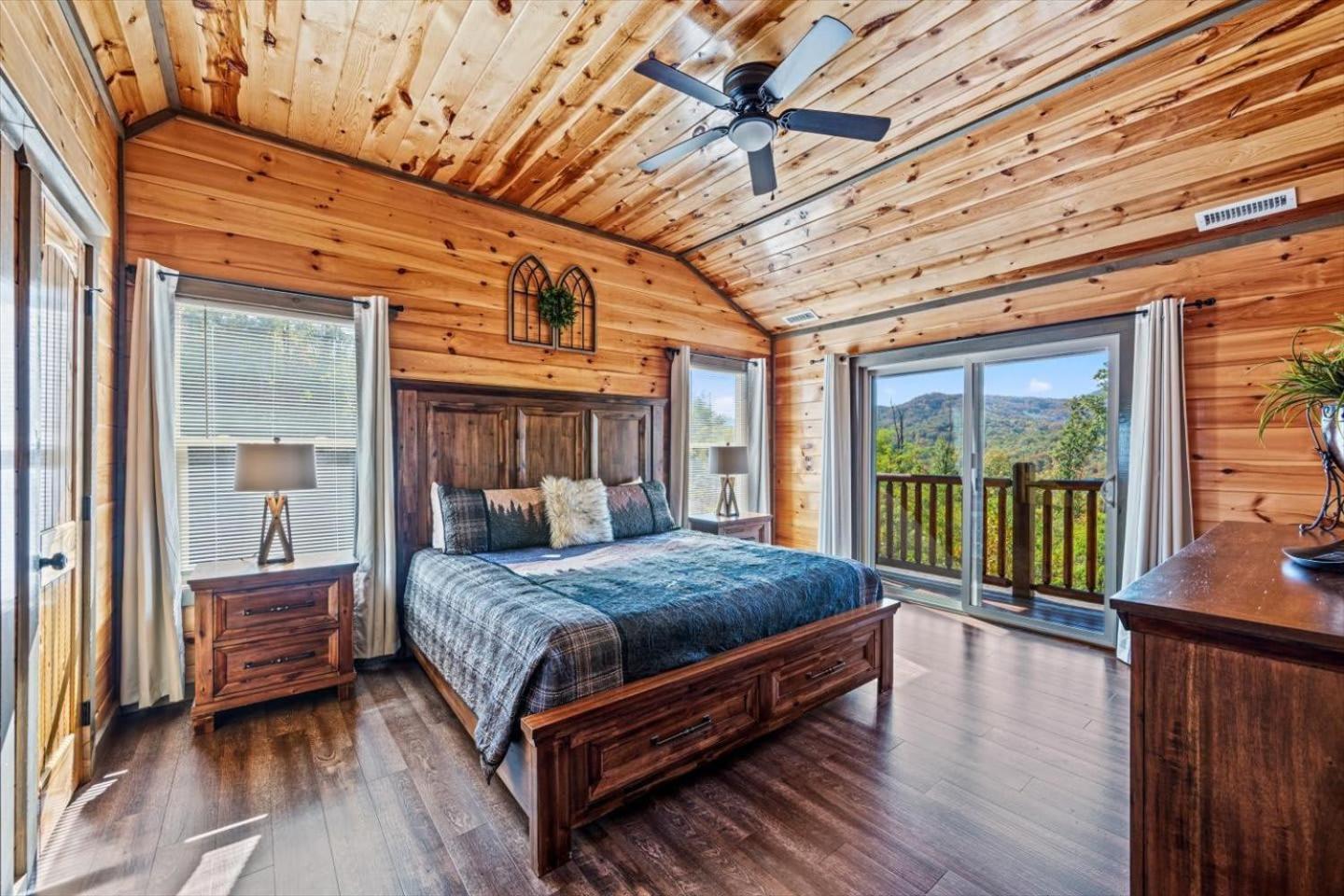 Indoor Pool, Volleyball Beach, Mountain View, Luxury Gatlinburg Exterior foto