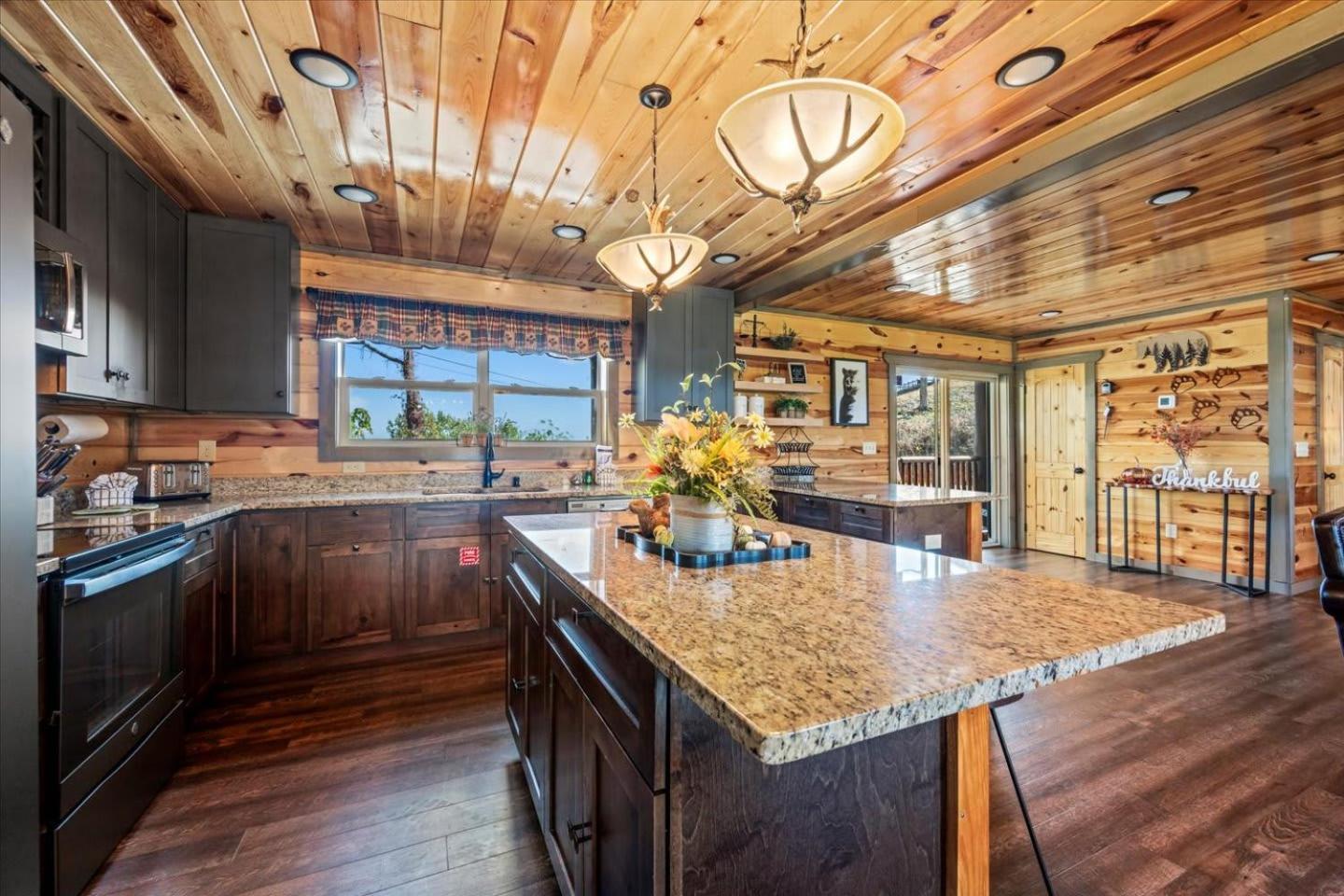 Indoor Pool, Volleyball Beach, Mountain View, Luxury Gatlinburg Exterior foto